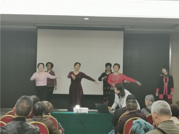 绵阳中旅假日旅行社举行新疆南疆专列(漠河专列)华阳避暑线路推荐会暨客户答谢会