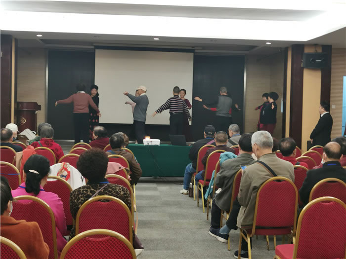 绵阳中旅假日旅行社举行新疆南疆专列(漠河专列)华阳避暑线路推荐会暨客户答谢会