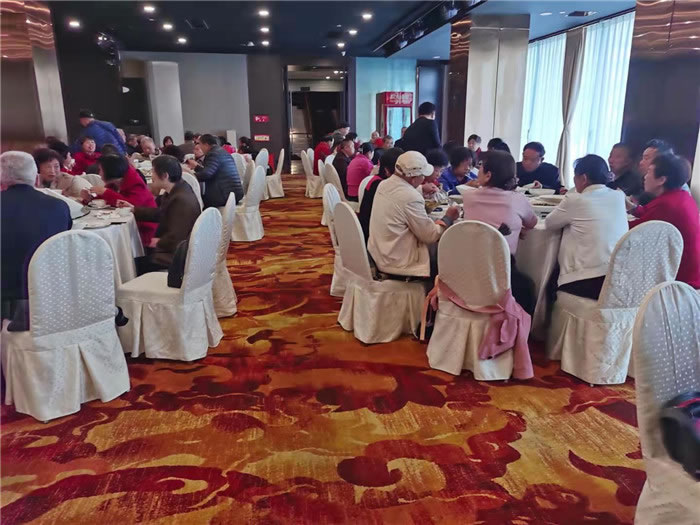 绵阳中旅假日旅行社举行新疆南疆专列(漠河专列)华阳避暑线路推荐会暨客户答谢会