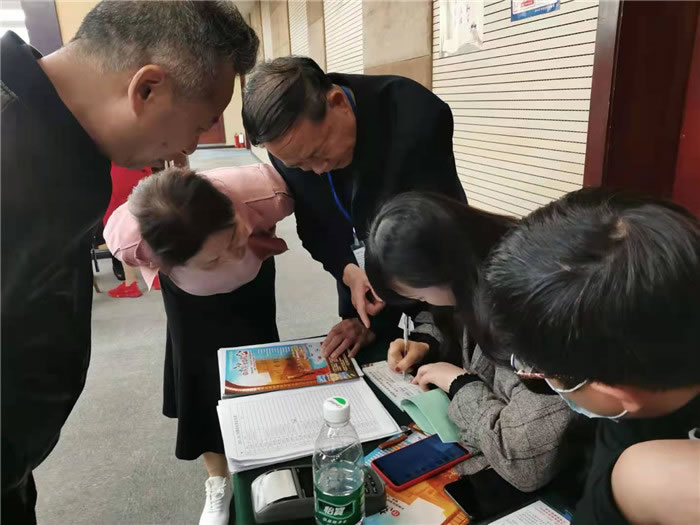 绵阳中旅假日旅行社举行新疆南疆专列(漠河专列)华阳避暑线路推荐会暨客户答谢会