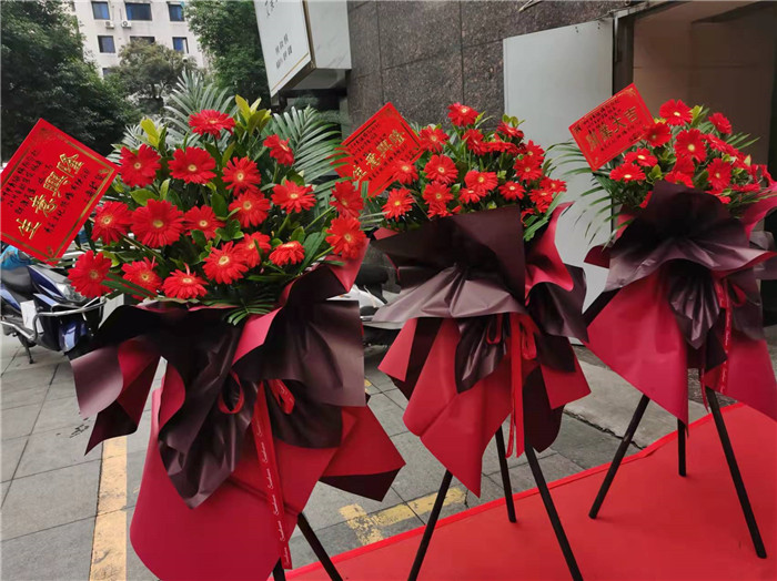 四川中青旅绵阳分社、绵阳市中旅假日旅行社、绵阳自来文化传播有限公司24H自助售货服务盛大开业