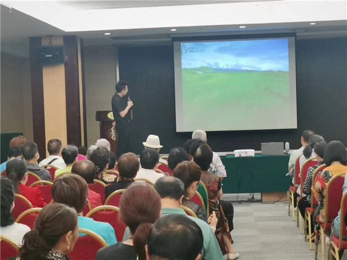 绵阳中旅行假日旅行举行社坝上草原熊猫专列推荐会