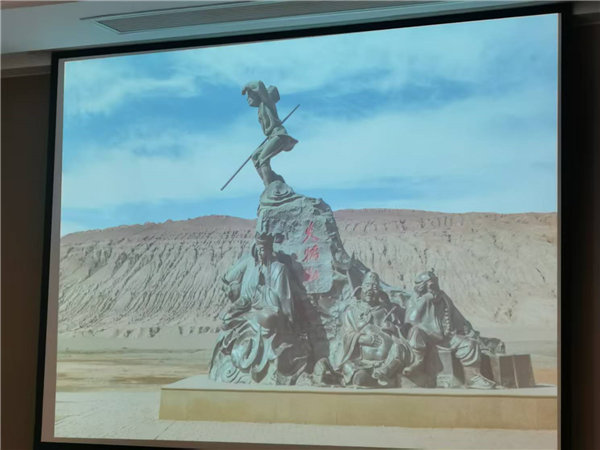 “金色胡杨 南疆盛景”秋摄漫旅行空调专列13日游