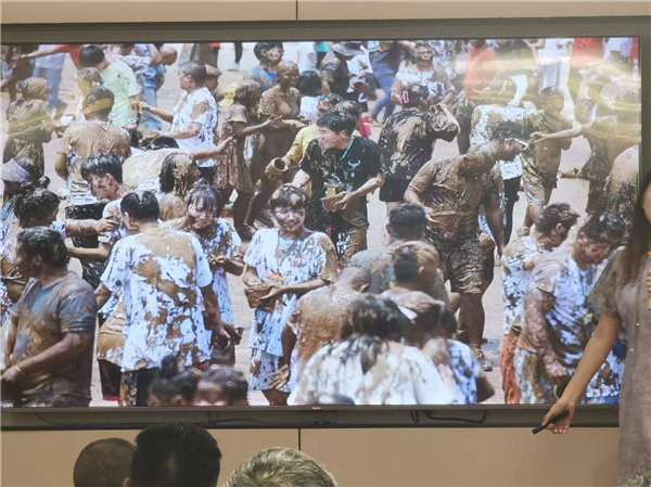 绵阳中旅行假日旅行社举行“什邡号.2025熊猫专列”旅游线路分享会